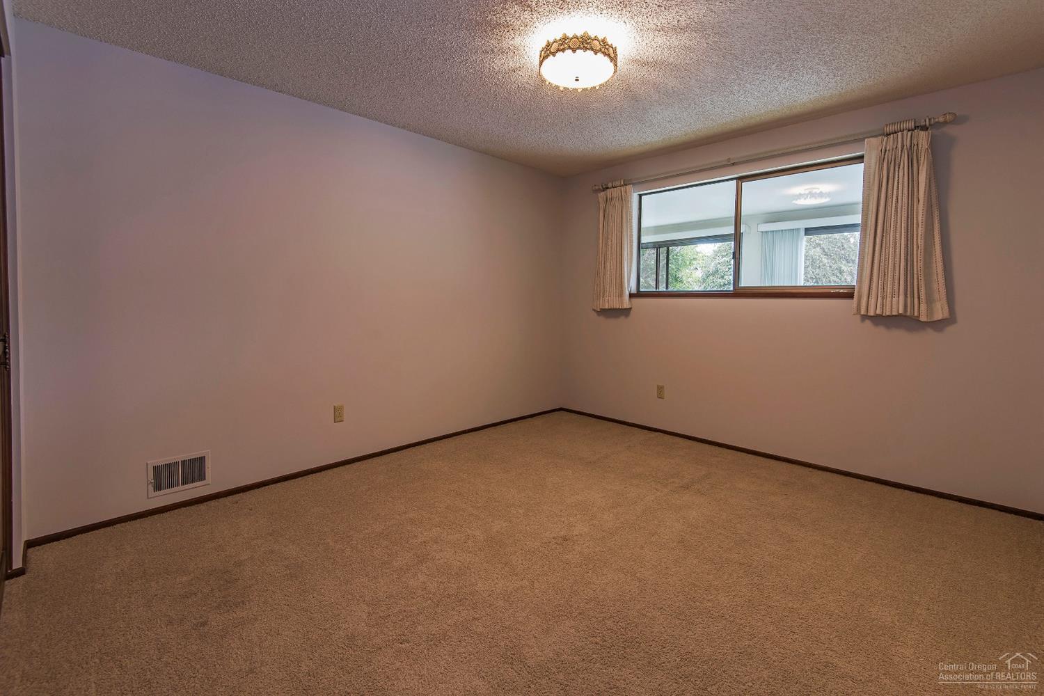 760 Northeast Innes Lane Bend, OR 97701 - Photo 18 of 22 Additional Photo