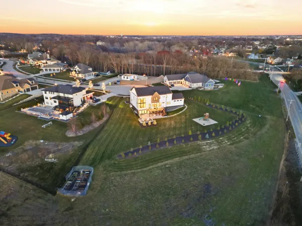 $2,100,000 | 10092 Tall Grass Trail, St. John, IN 46373
