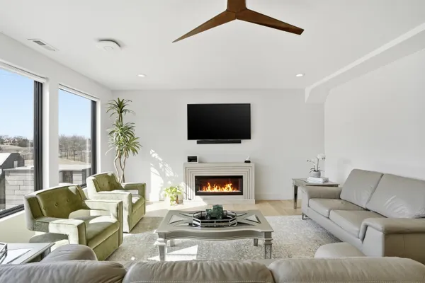 $2,100,000 | 10092 Tall Grass Trail, St. John, IN 46373