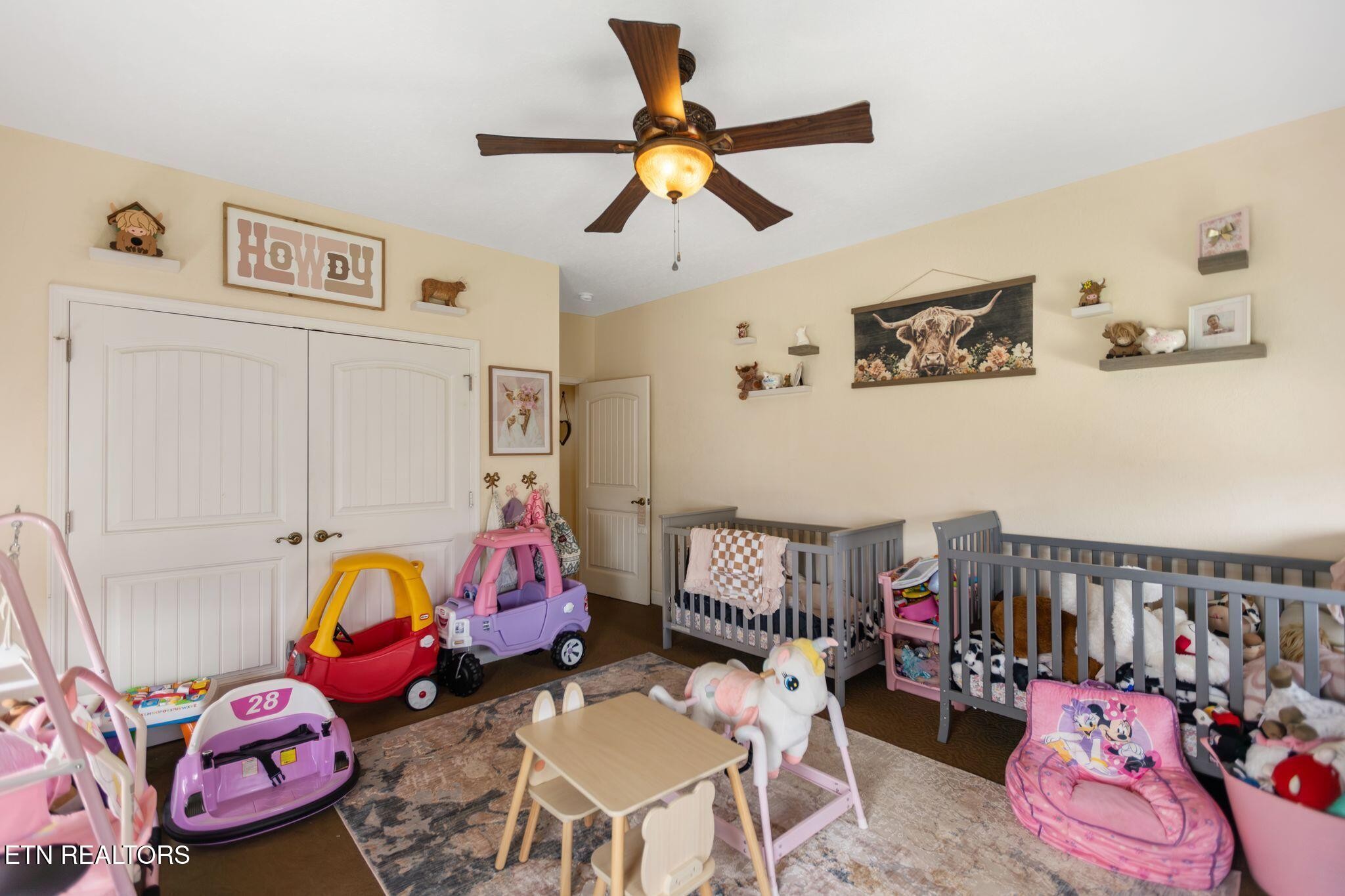 741 Clinch Valley Road Powder Springs, TN 37848 - Photo 23 of 50 a bedroom with furniture and a couch