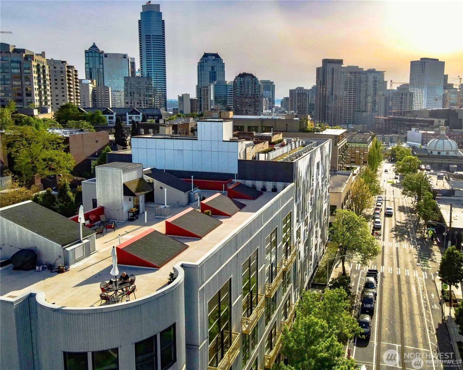 615 East Pike Street, Unit 303 Seattle, WA 98122 - Photo 31 of 40 a picture of city view