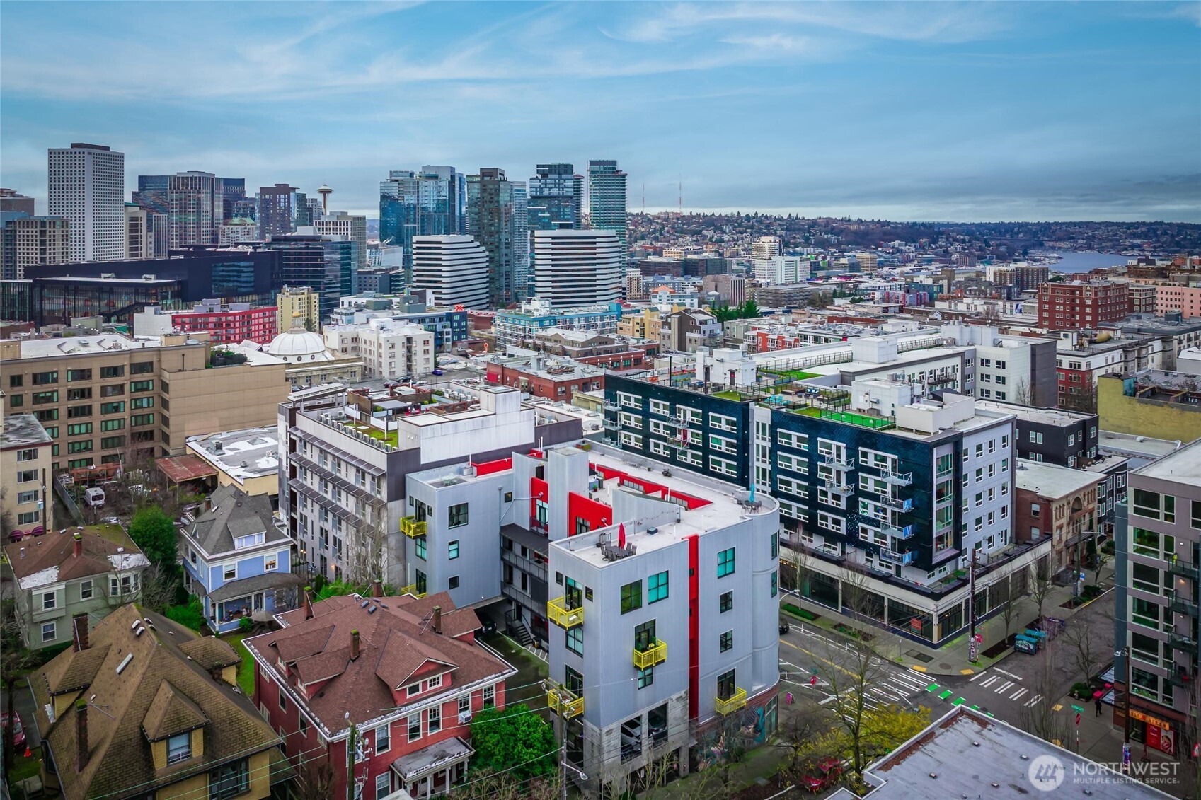 615 East Pike Street, Unit 303 Seattle, WA 98122 - Photo 36 of 40 a picture of city view