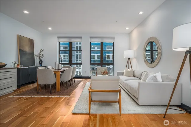 $890,000 | 615 East Pike Street, Unit 303, Seattle, WA 98122