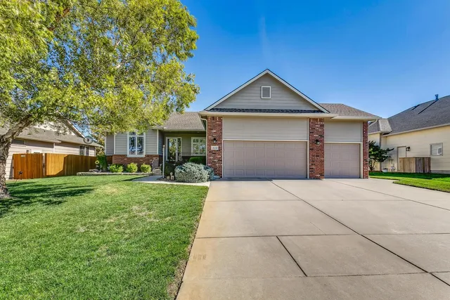 $319,900 | 4632 North Spyglass Street, Wichita, KS 67226