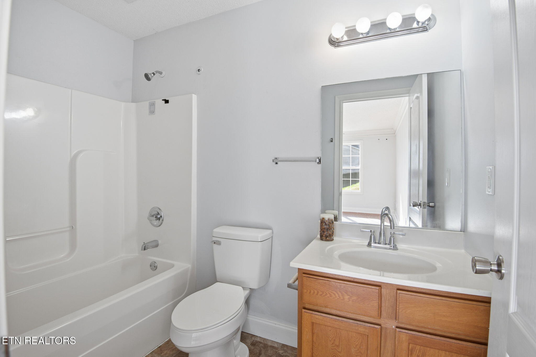 3513 Valley Stream Way Knoxville, TN 37917 - Photo 6 of 16 10-web-or-mls-DSC_3379