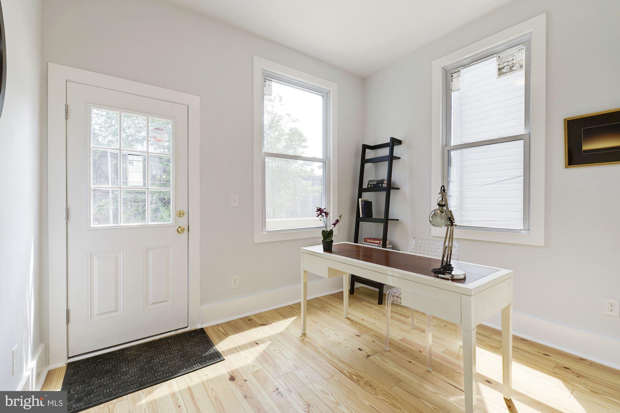 35 U Street Northeast Washington, DC 20002 - Photo 9 of 29 Office/ bonus room w access to deck and parking