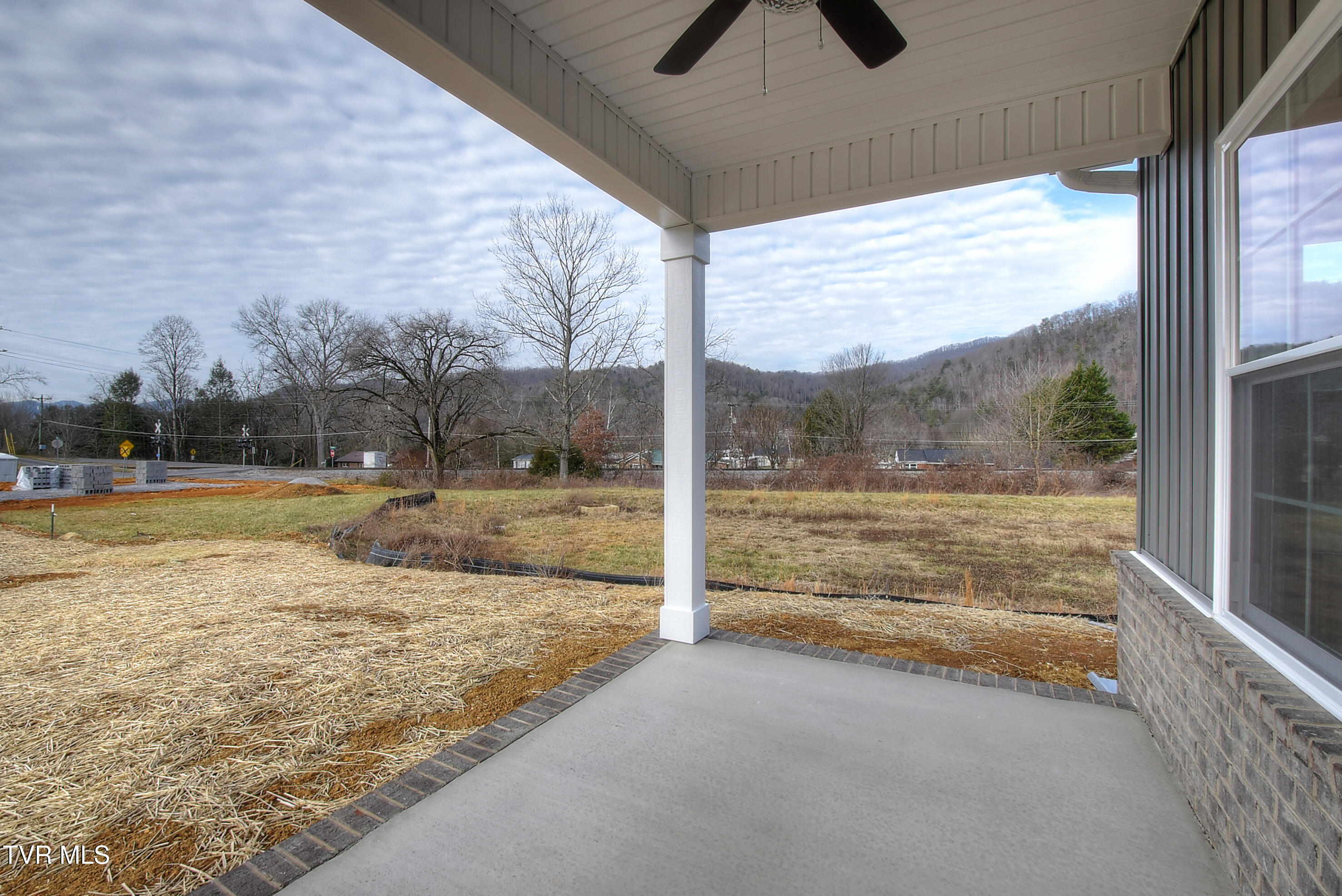 144 Ervin Loop Erwin, TN 37650 - Photo 15 of 16 DSC_0487_88_89_90_91_92