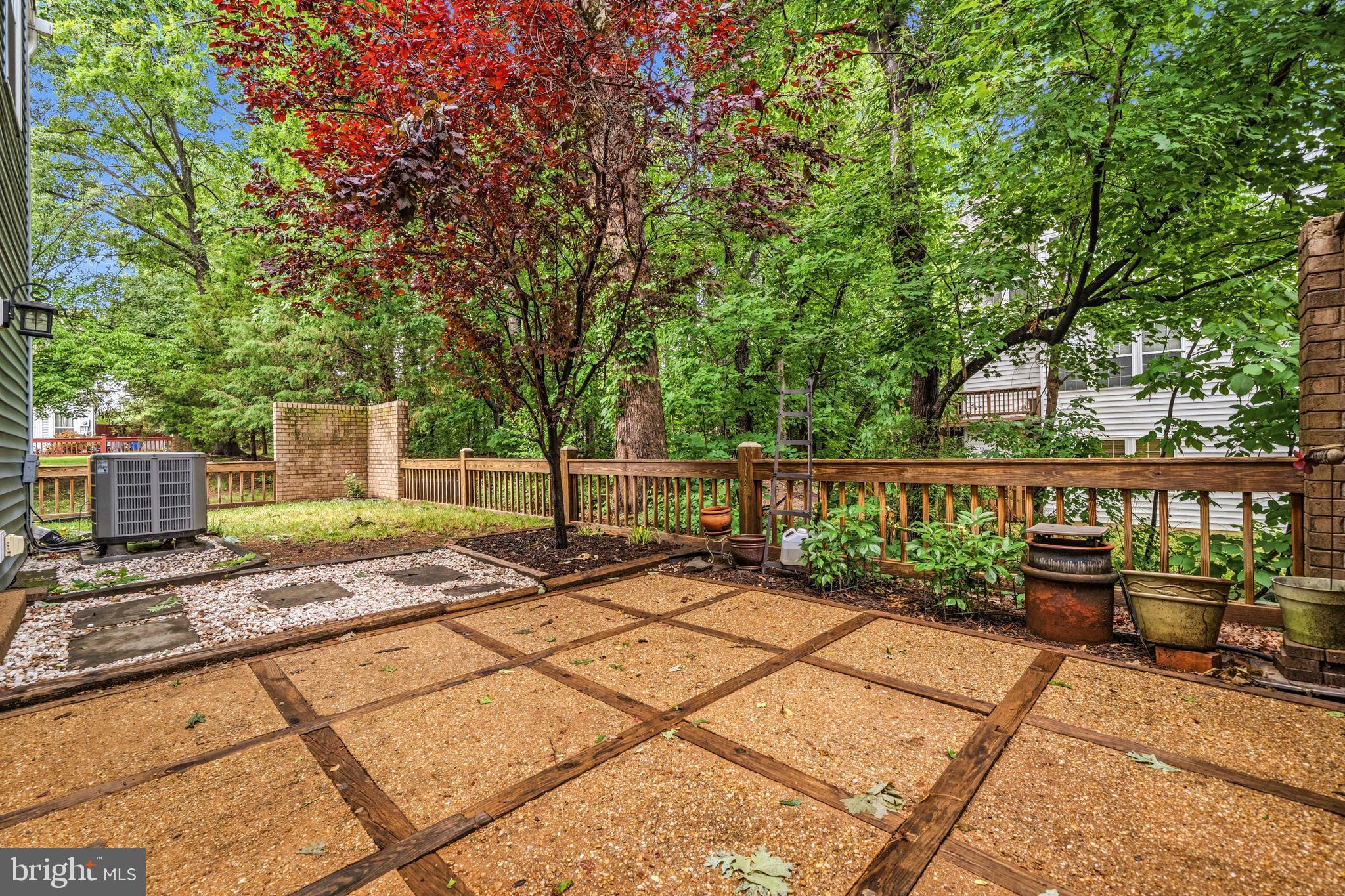 6001 Rabbit Hill Court Centreville, VA 20121 - Photo 32 of 46 a view of a deck with a backyard