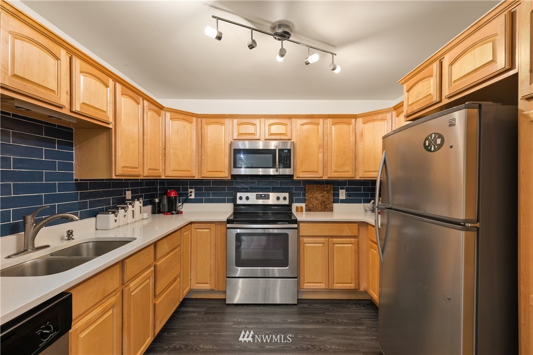 19044 Southeast 161st Street Renton, WA 98058 - Photo 16 of 40 Gallery Image 16