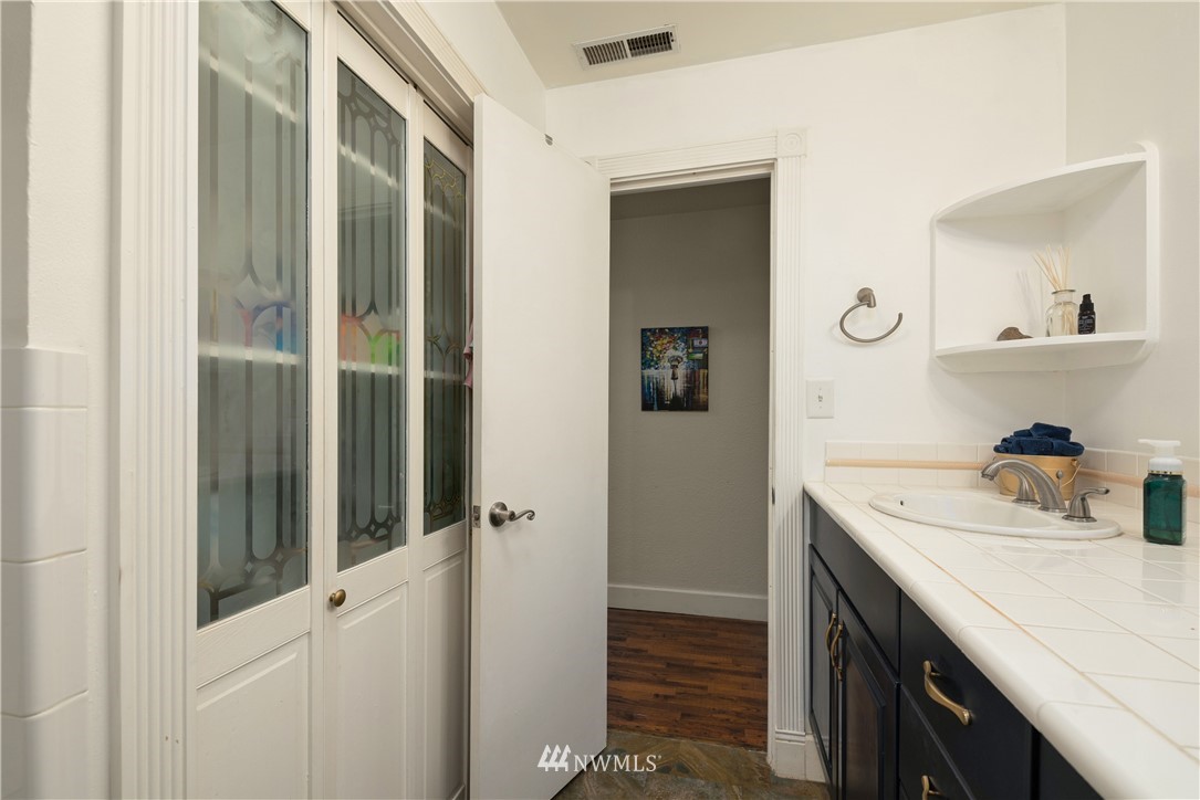 19044 Southeast 161st Street Renton, WA 98058 - Photo 25 of 40 Gallery Image 25
