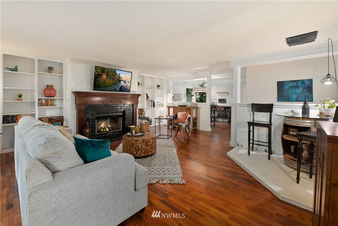 19044 Southeast 161st Street Renton, WA 98058 - Photo 5 of 40 Gallery Image 5