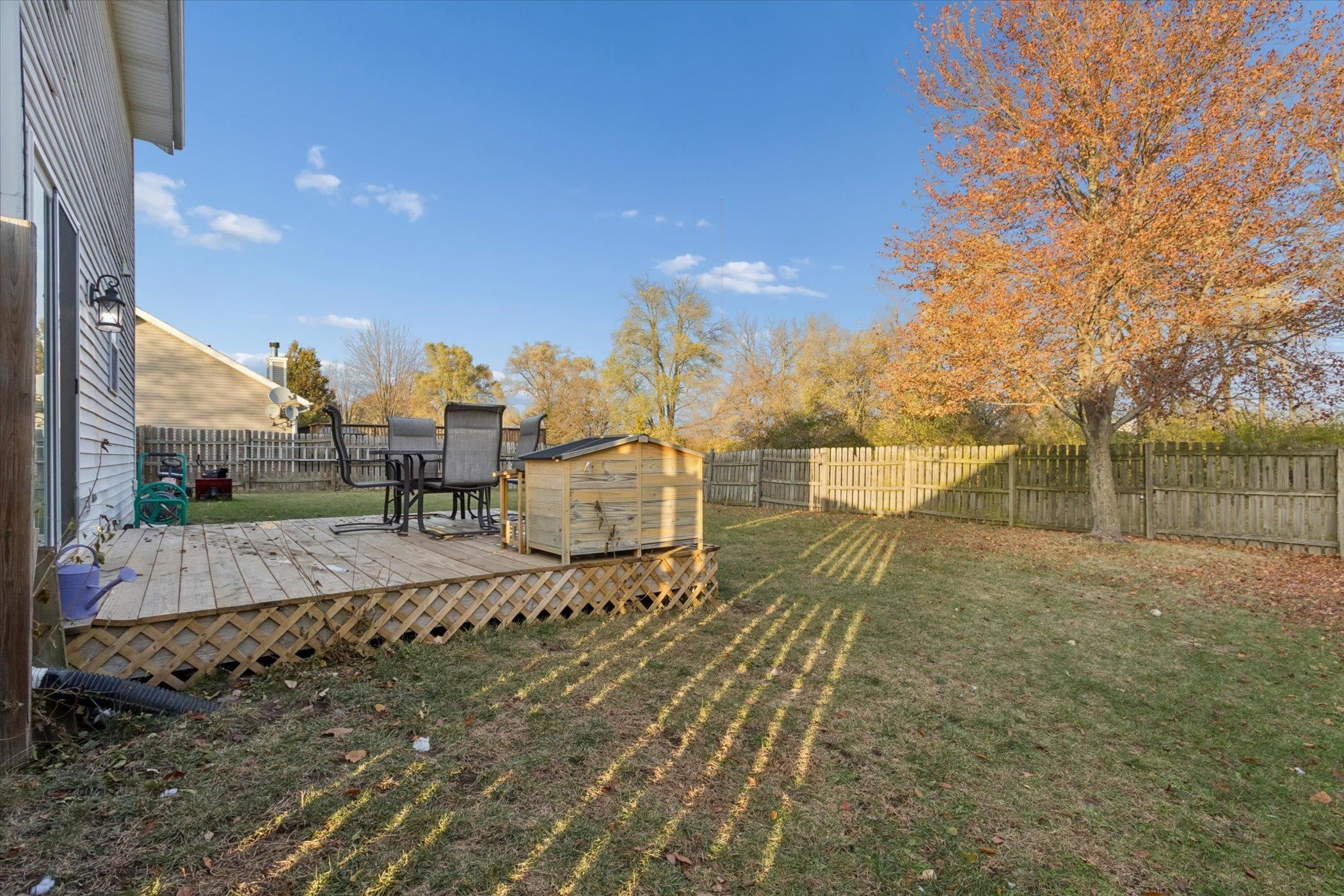 549 Bayfield Road Rockton, IL 61073 - Photo 35 of 47 a view of a yard
