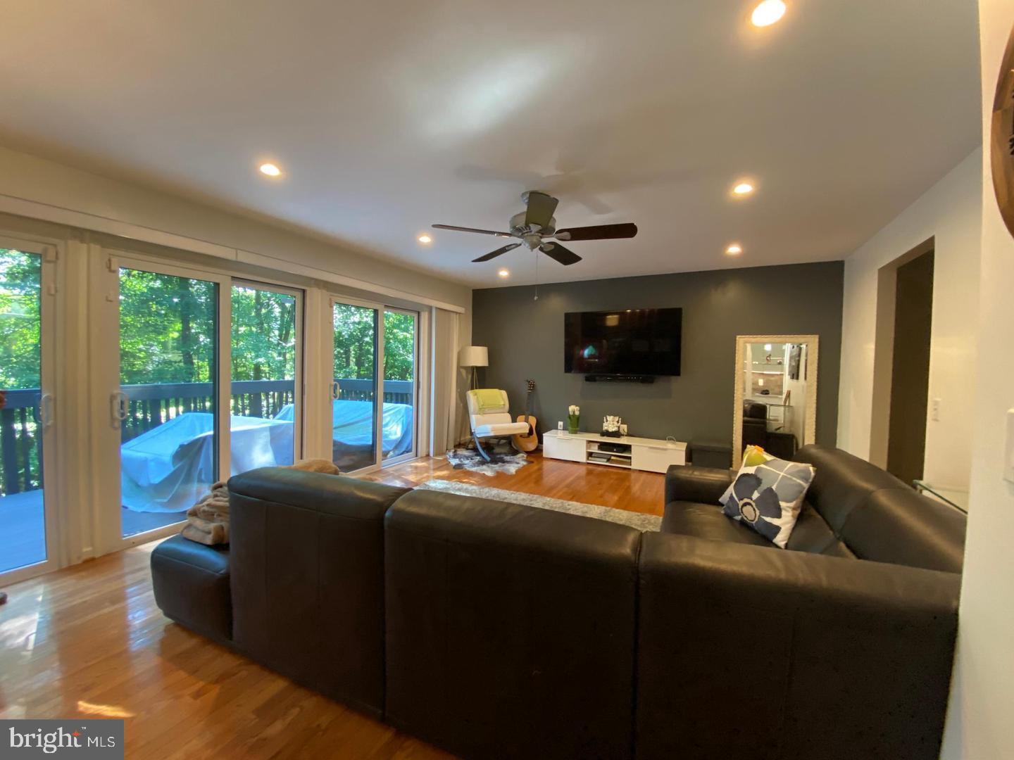 2269 Wheelwright Court Reston, VA 20191 - Photo 4 of 16