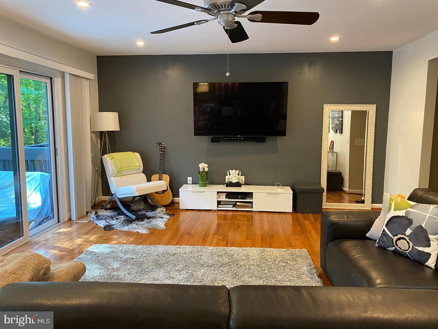 2269 Wheelwright Court Reston, VA 20191 - Photo 5 of 16