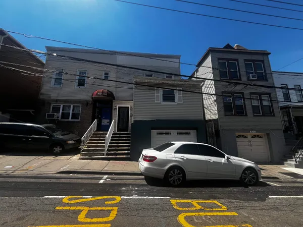 $3,600 | 633 37th Street, Unit 1, Union City, NJ 07087