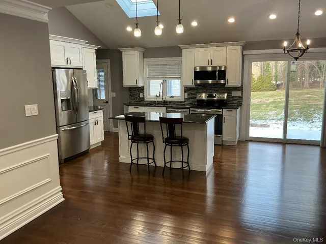 $5,200 | 9 Twin Cedar Lane, Northport, NY 11768