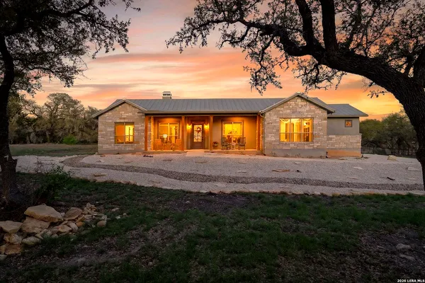 $810,000 | 924 Annabelle Avenue, Bulverde, TX 78163