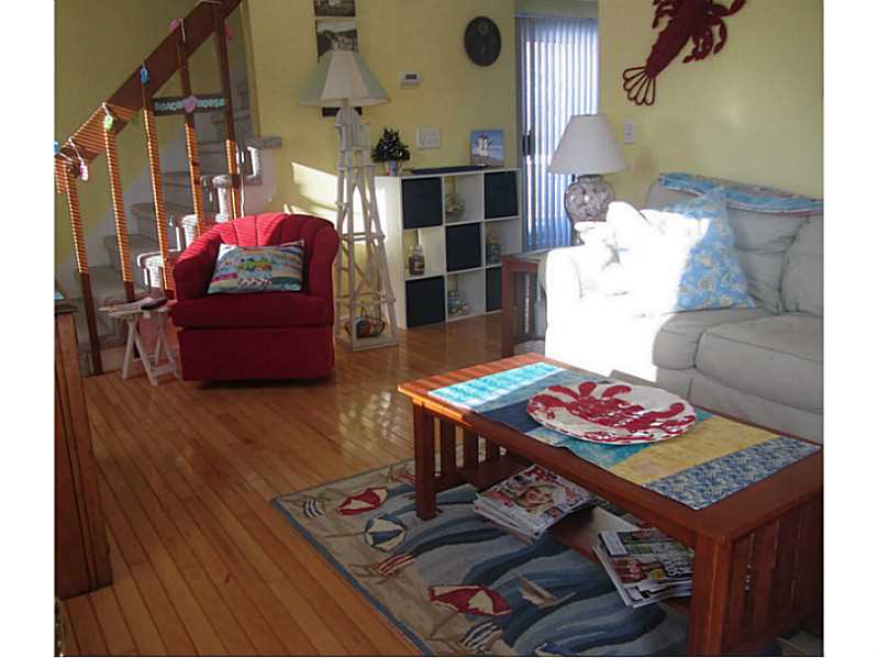 660 Point Judith Road, Unit B1 Narragansett, RI 02882 - Photo 5 of 25 Living Room.