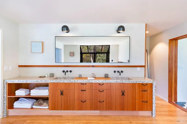 $1,950,000 | 2200 McNab Ranch Road, Ukiah, CA 95482