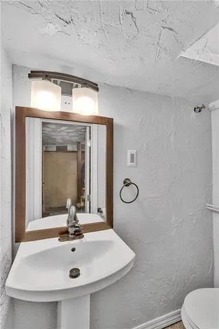 a view of walk in closet