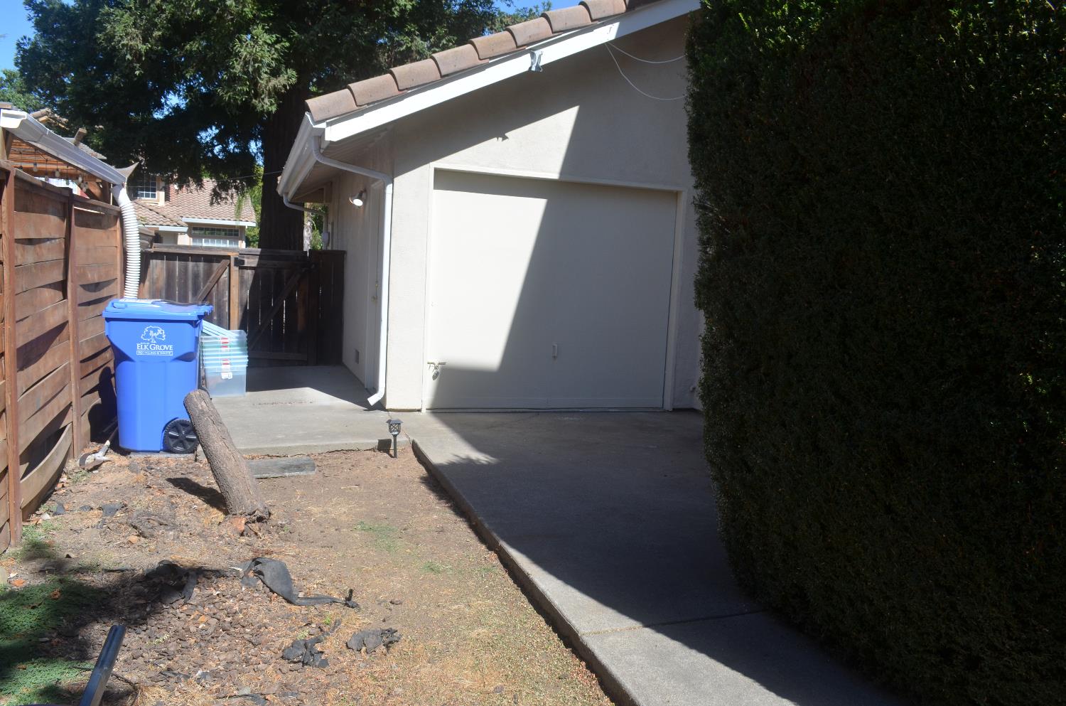 8392 Red Fox Way Elk Grove, CA 95758 - Photo 18 of 30 a view of outdoor space and deck