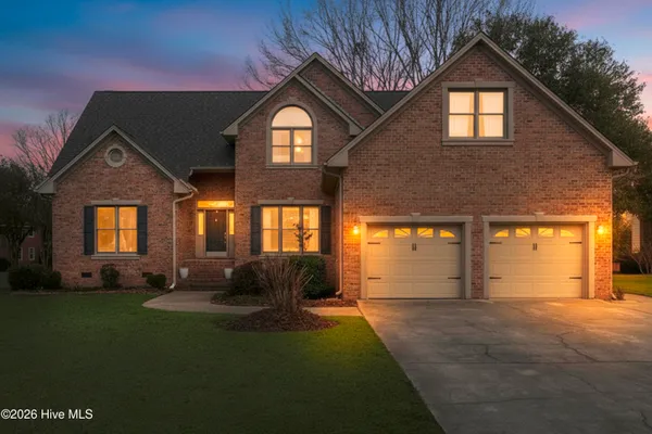 $600,000 | 808 Llewellyn Drive, Trent Woods, NC 28562