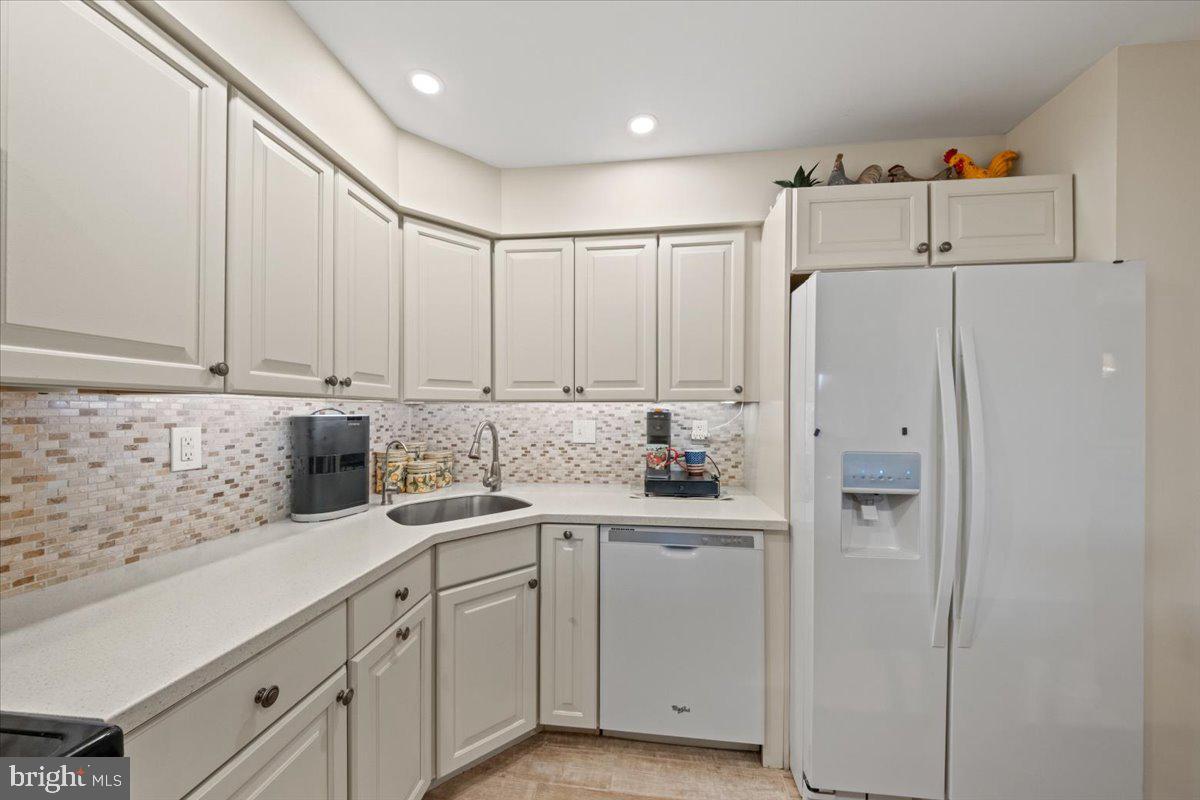 215 Haddonfield Cmns Haddonfield, NJ 08033 - Photo 13 of 37