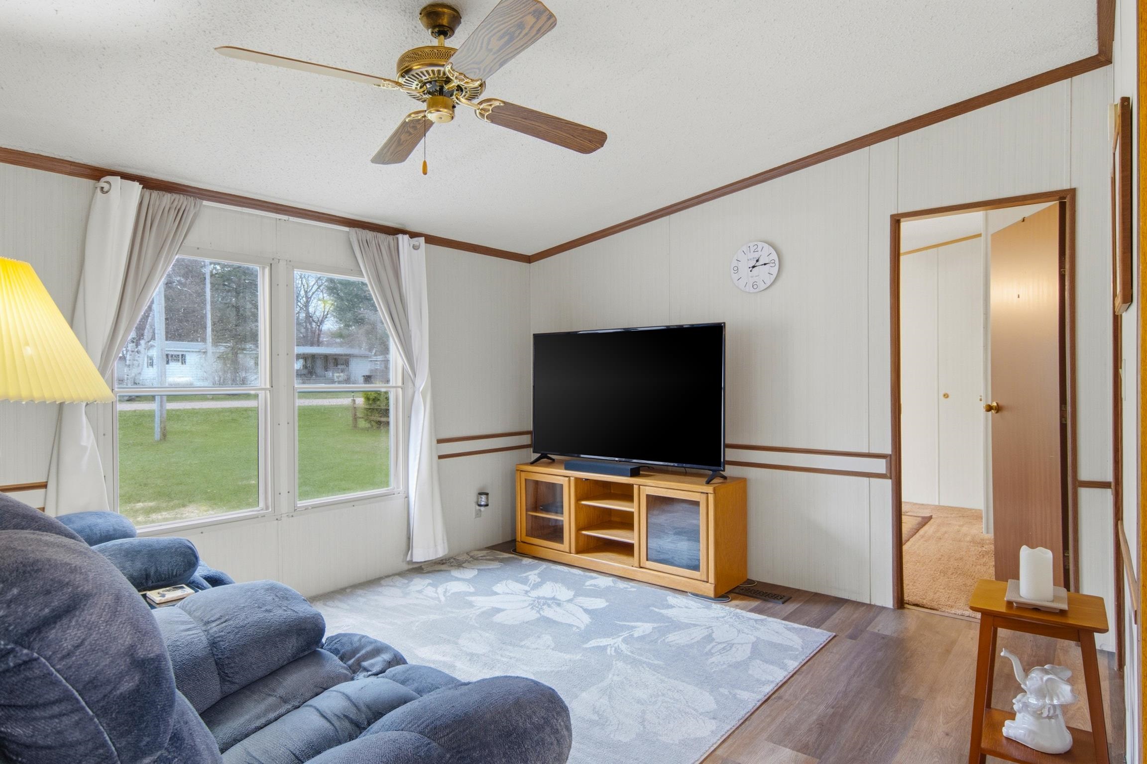 206 Autumn Road Cadillac, MI 49601 - Photo 3 of 18