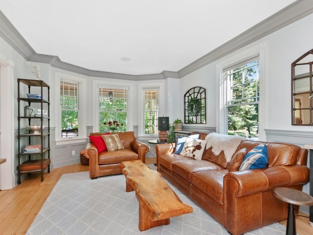 58 Page Road Newton, MA 02460 - Photo 3 of 32