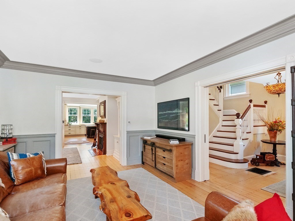 58 Page Road Newton, MA 02460 - Photo 4 of 32