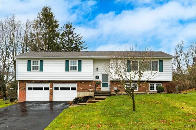 $359,900 | 37 Janet Terrace, New Hartford, NY 13413