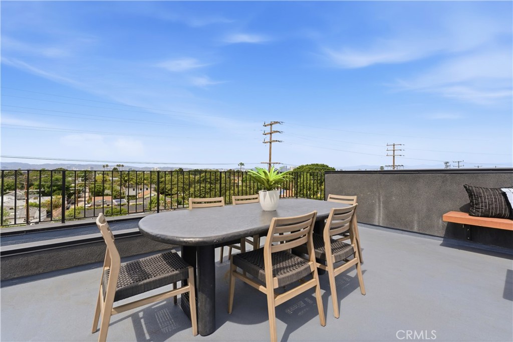 11702 Charnock Road Los Angeles, CA 90066 - Photo 1 of 20 Gallery Image 1