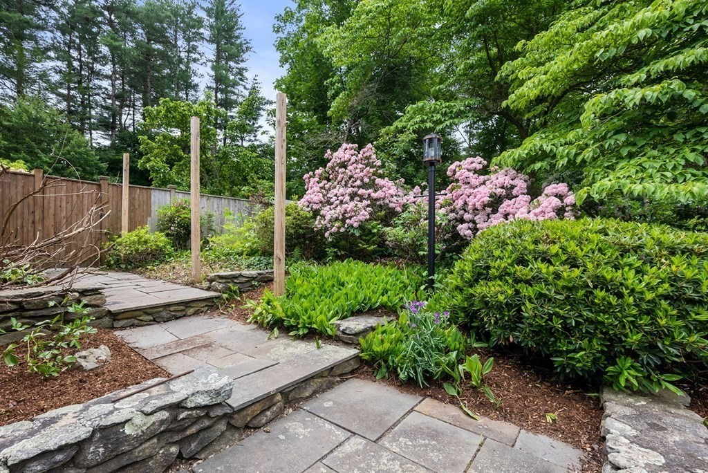 18 Old Farm Road Wayland, MA 01778 - Photo 4 of 21 Gallery Image 4