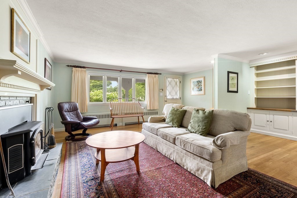 18 Old Farm Road Wayland, MA 01778 - Photo 5 of 21 Gallery Image 5