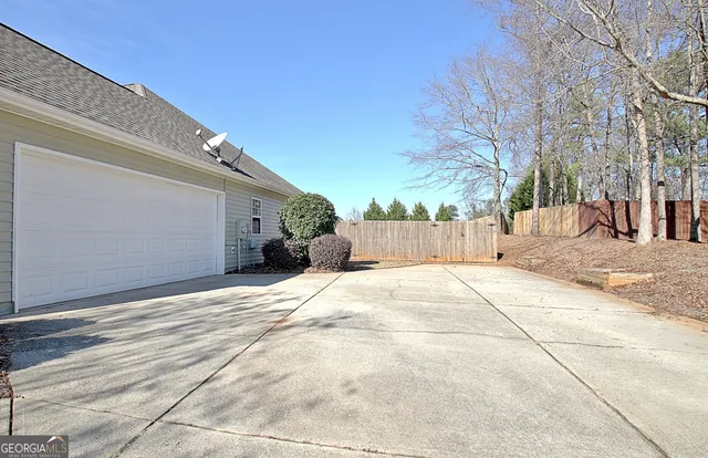 $409,900 | 15 Autumn Creek, Senoia, GA 30276