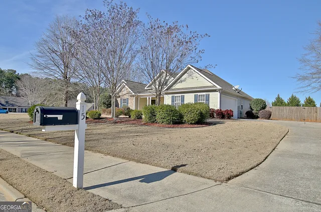 $409,900 | 15 Autumn Creek, Senoia, GA 30276