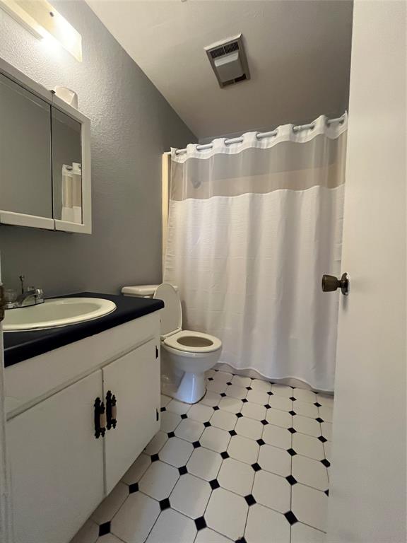 3321 Colquitt Road Shreveport, LA 71118 - Photo 7 of 33 hall bath 1st floor