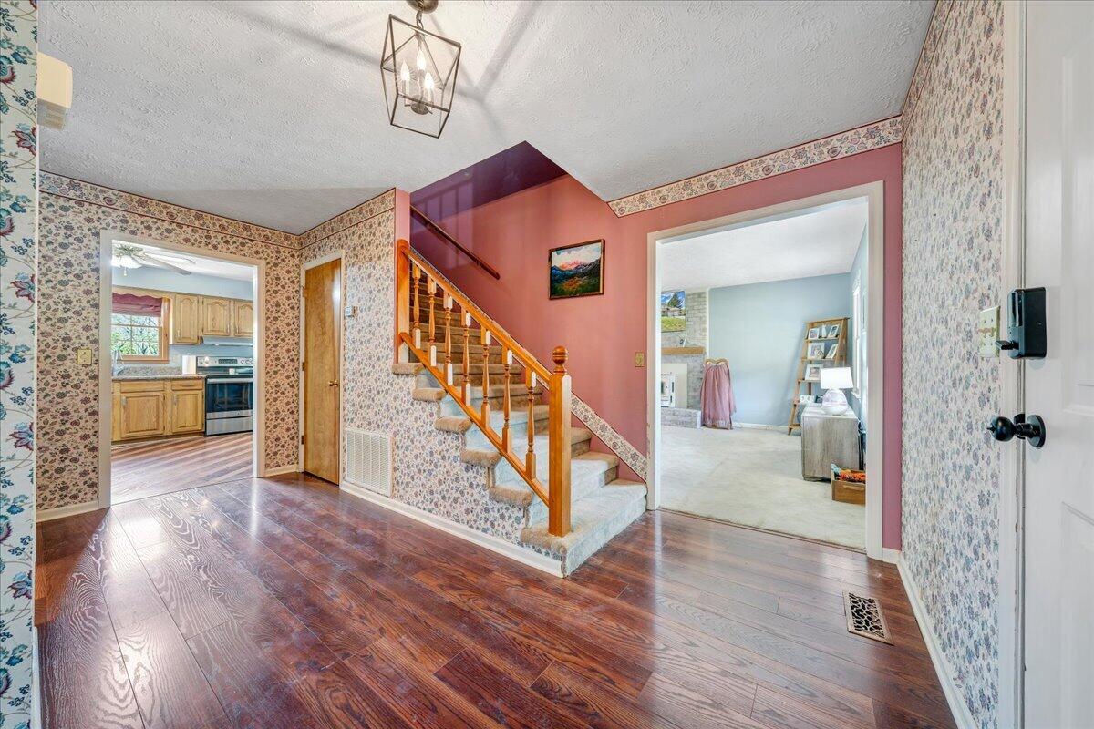 310 Sammys Road Covington, VA 24426 - Photo 9 of 38 04-MIB08086