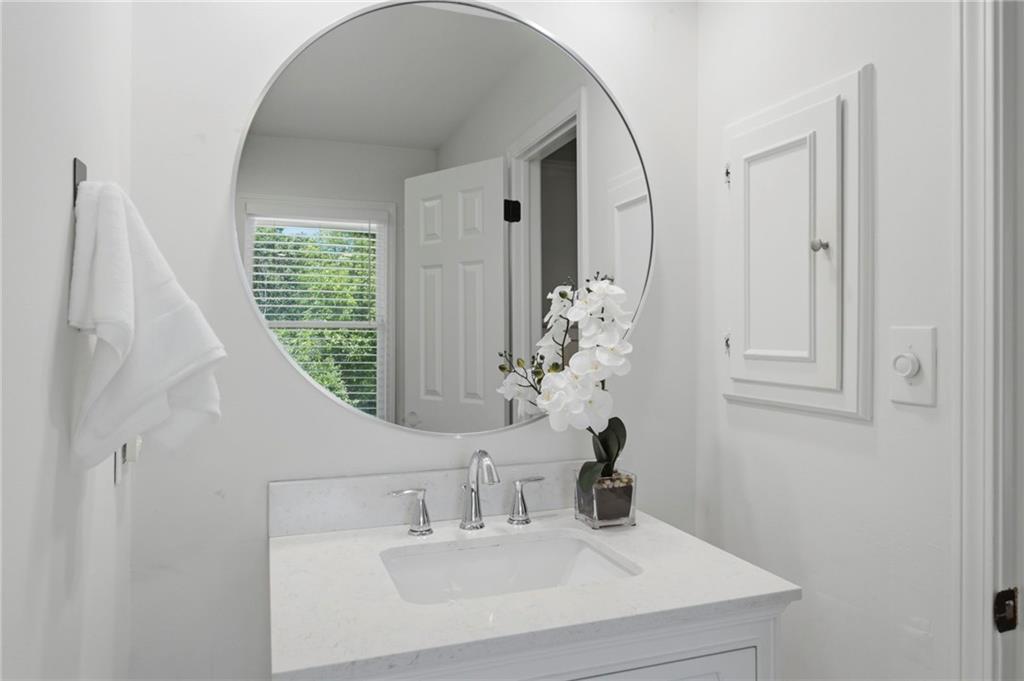 12862 Sagamore Road Leawood, KS 66209 - Photo 23 of 44