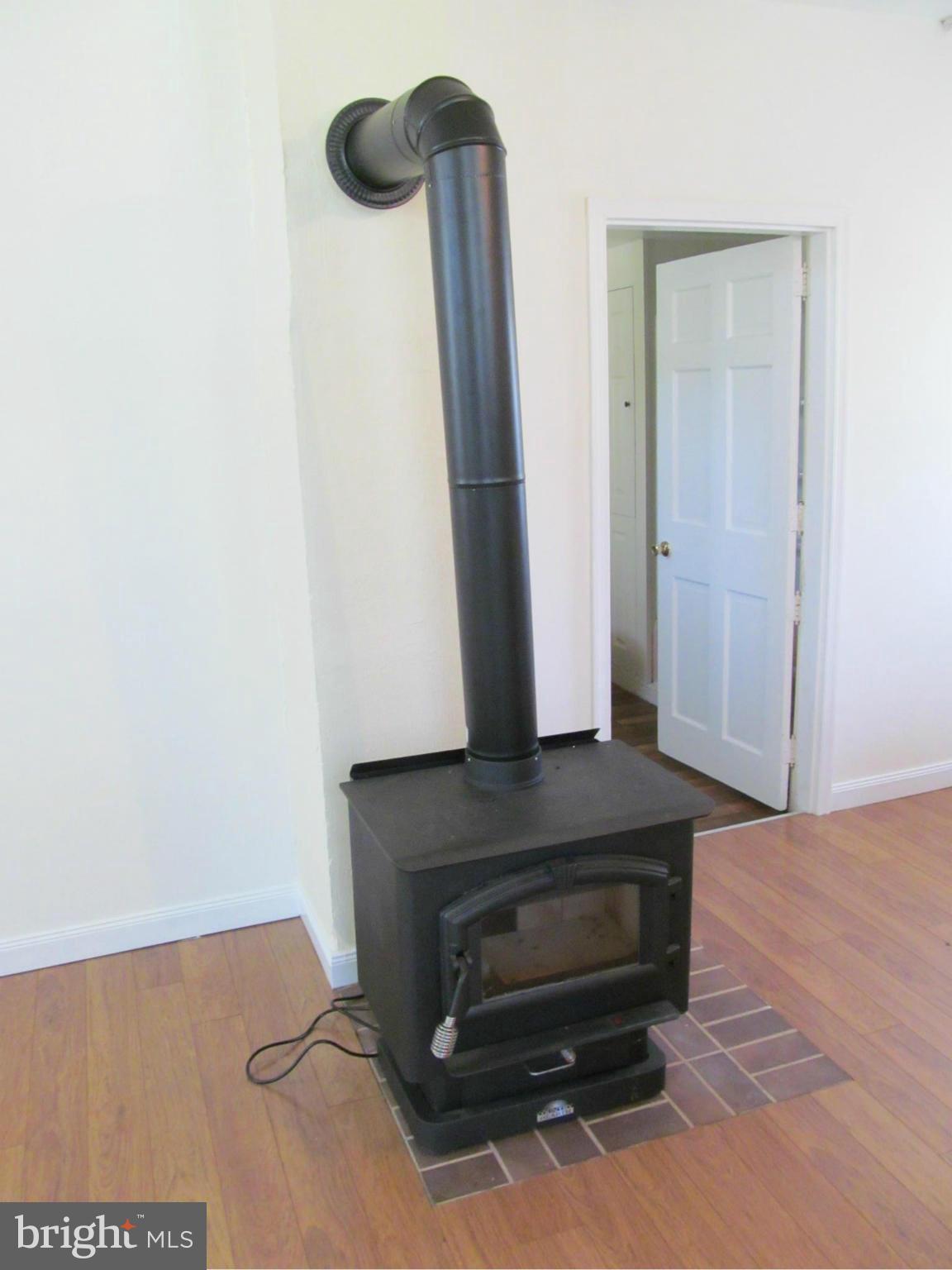 5092 Leeds Manor Road Hume, VA 22639 - Photo 11 of 30 Family Room