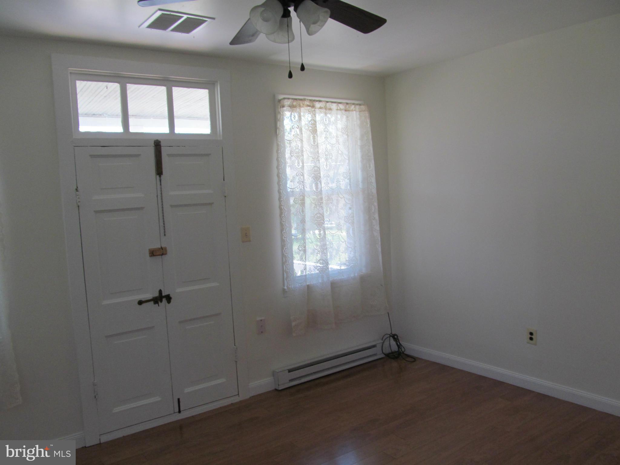 5092 Leeds Manor Road Hume, VA 22639 - Photo 10 of 30 Family Room