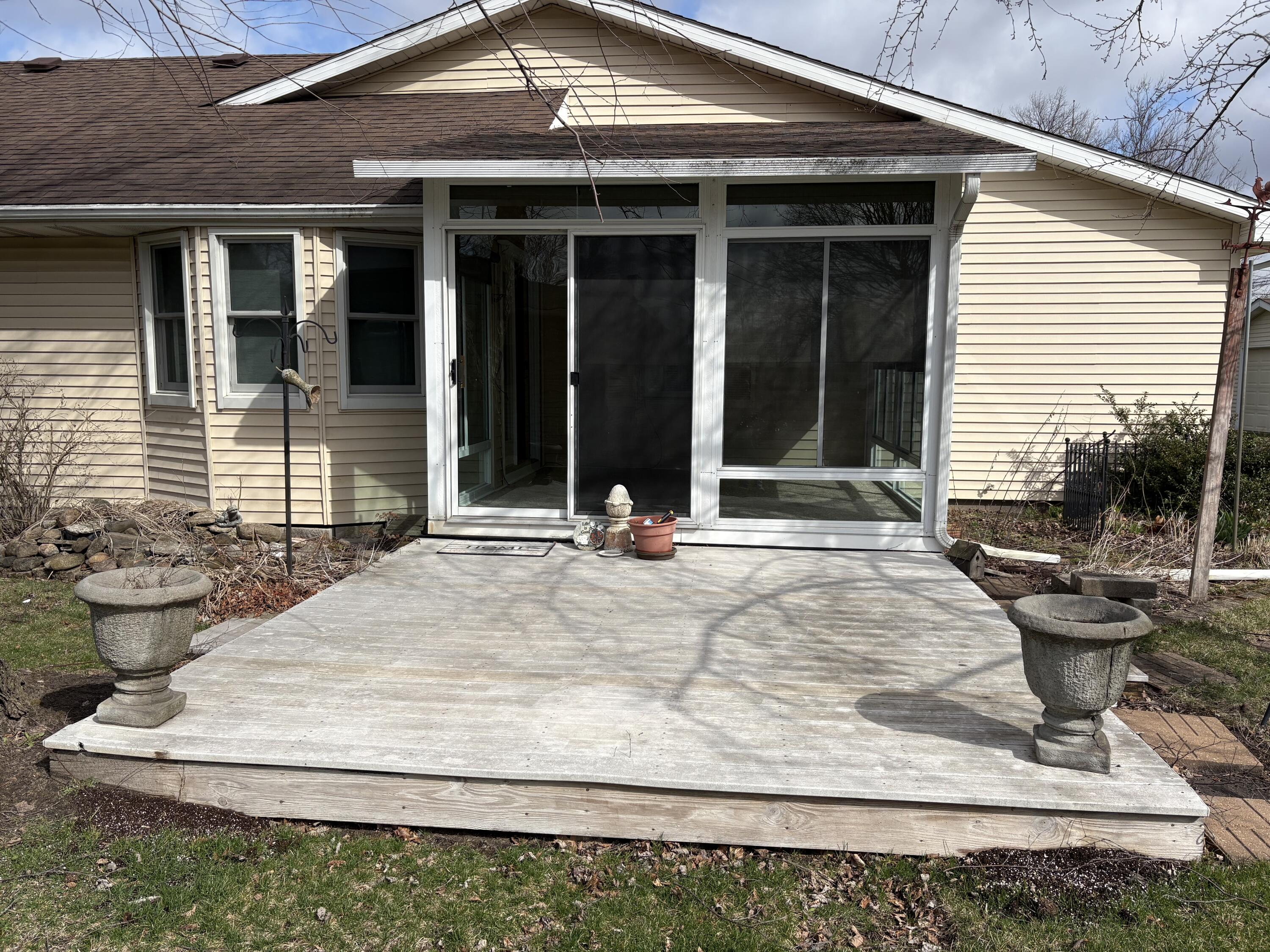 609 Almond Street Southwest De Motte, IN 46310 - Photo 14 of 15 3000x2250