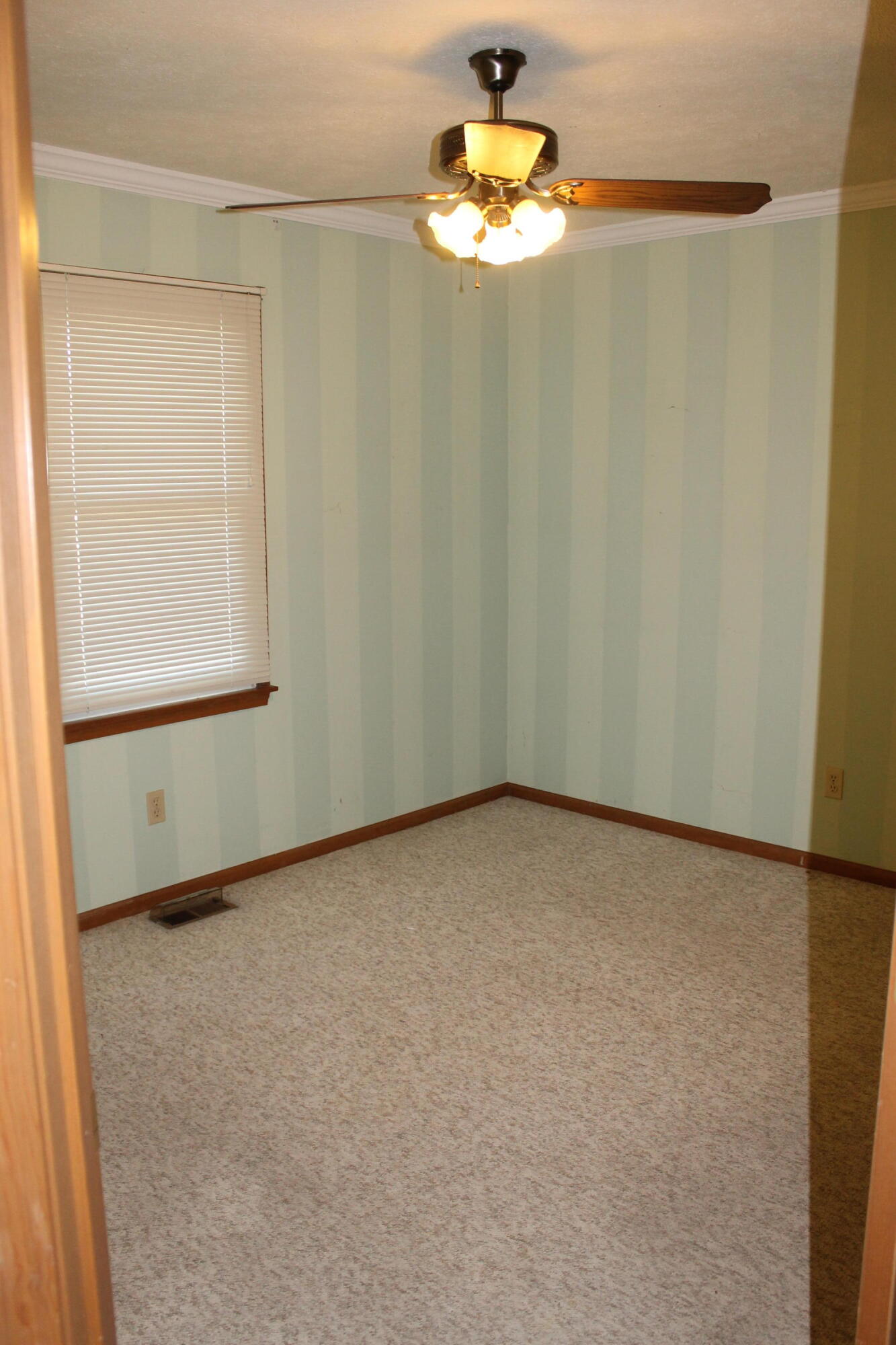 609 Almond Street Southwest De Motte, IN 46310 - Photo 4 of 15 1333x2000