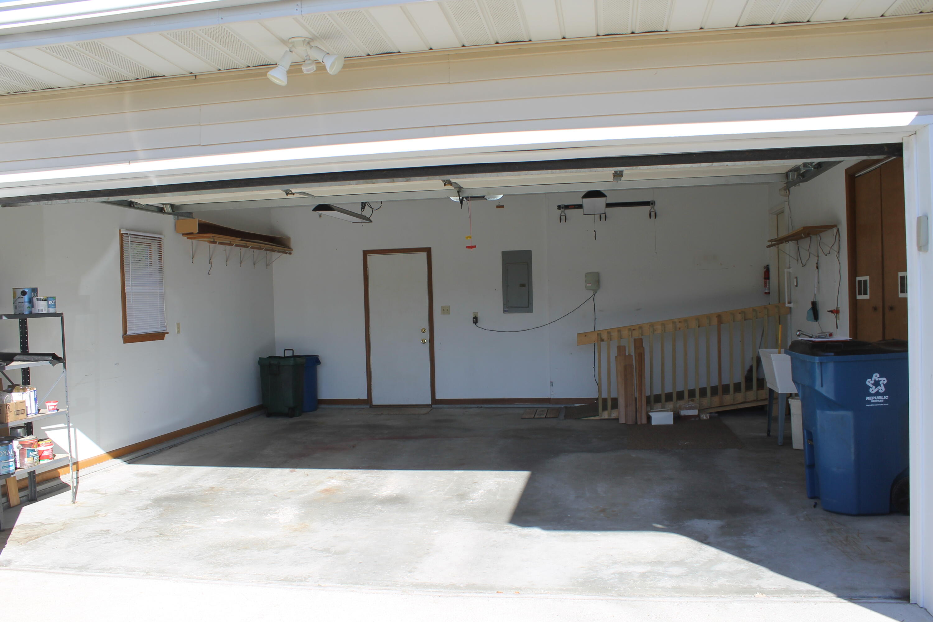 609 Almond Street Southwest De Motte, IN 46310 - Photo 7 of 15 3000x2000