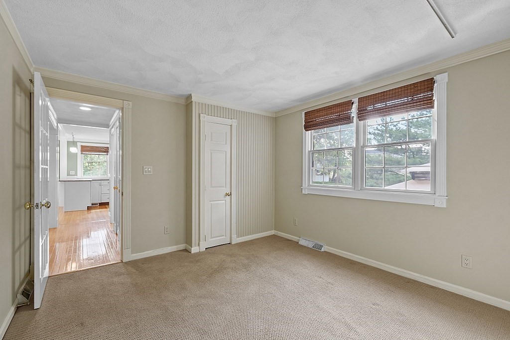 24 Jefferson Road Methuen, MA 01844 - Photo 11 of 40 Gallery Image 11
