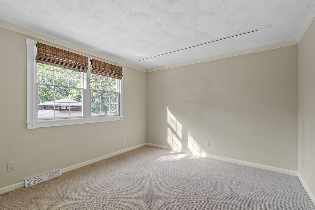 24 Jefferson Road Methuen, MA 01844 - Photo 10 of 40 Gallery Image 10