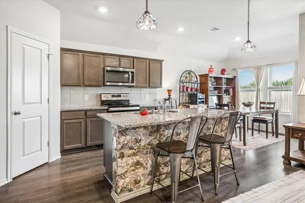 $250,000 | 1934 Duskwood Drive, Lancaster, TX 75146