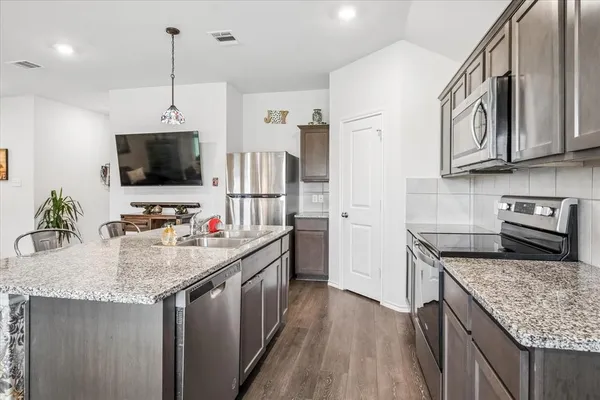 $250,000 | 1934 Duskwood Drive, Lancaster, TX 75146