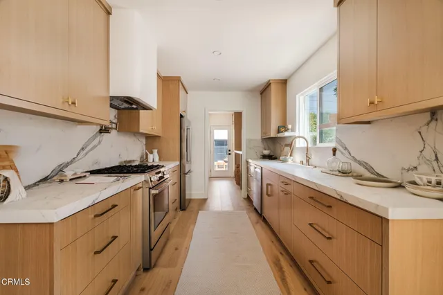 $1,198,000 | 4822 6th Avenue, Los Angeles, CA 90043