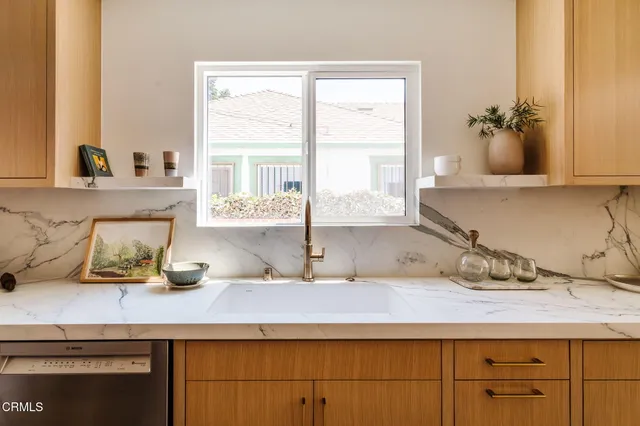 $1,198,000 | 4822 6th Avenue, Los Angeles, CA 90043